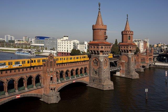 Die Oberbaumbrücke mit U-Bahn