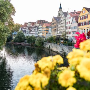 Häuserzeile am Neckar in Tübingen